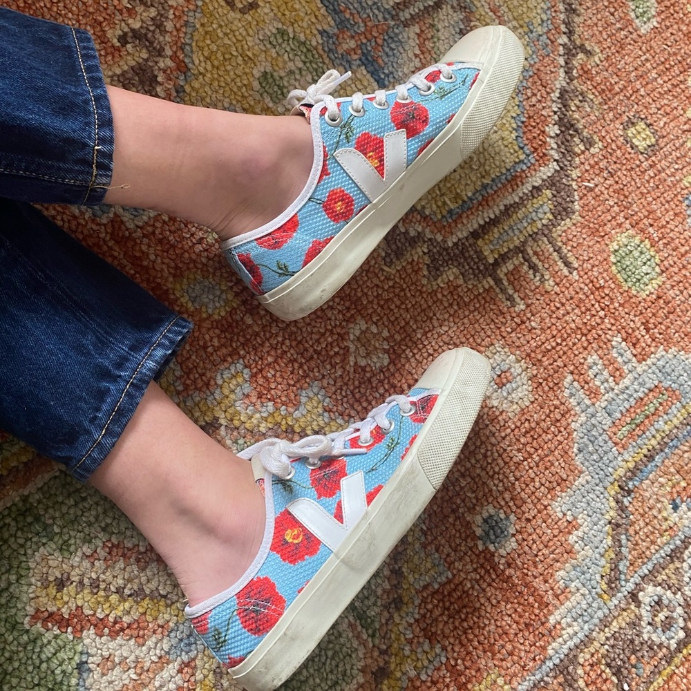 VEJA sneakers. Worn three times. Vintage 2017